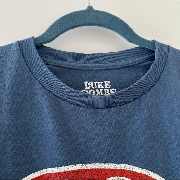 Luke Combs Wings World Tour 2023 Blue T-Shirt Unisex/Men's Size Medium Band Tee - Picture 4 of 16